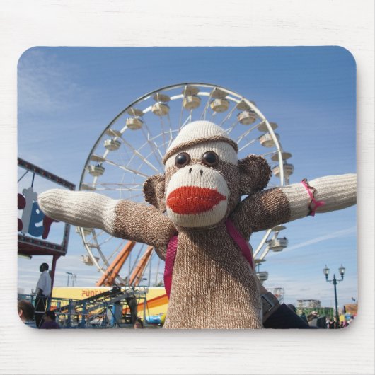 Ernie das Socken-Affe-Riesenrad Mousepad (Vorne)