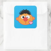 Ernie Face Throwing a Kiss Quadratischer Aufkleber (Tasche)