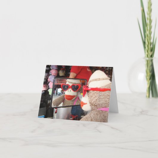Ernie the Sock Monkey Sungasse Feiertagskarte (Vorderseite)