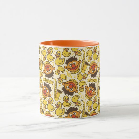 Ernie und Rubber Duckie Pattern Tasse (Zentrum)