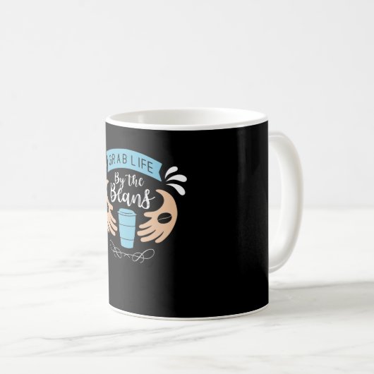 Ernte durch die Bohnen | Kaffeedesign Kaffeetasse (VorderseiteRechts)