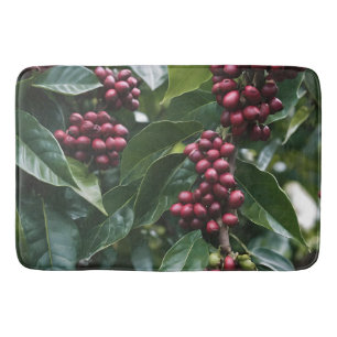 **"Ernte im Blut: Kaffeebohnen auf dem Baum"** Badematte
