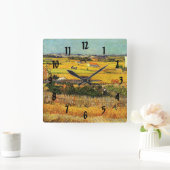 Ernte in La Crau, mit Montmajour.. Quadratische Wanduhr (Zuhause)