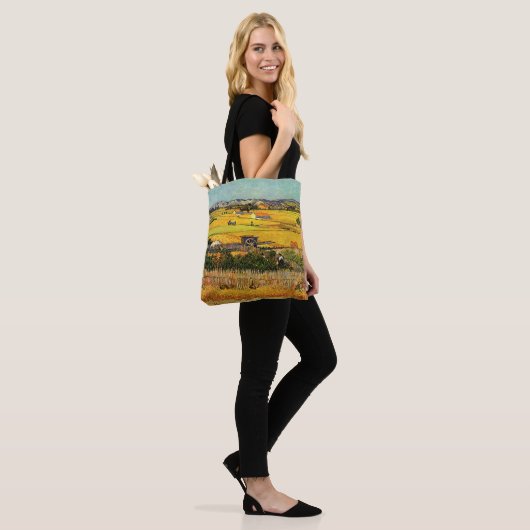 Ernte in La Crau, Montmajour von Vincent van Gogh Tasche (Am Model)
