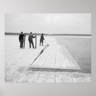 Ernte von Eisblöcken, 1906. Vintages Foto Poster