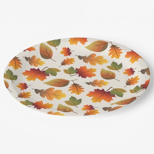Erntedank Dinner Herbst / Herbst Farbige Blätter Pappteller (Schrägansicht)