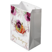 Erntedank Elegant Pumpkin Burgundy Details Mittlere Geschenktüte (Rückseite Schrägansicht)