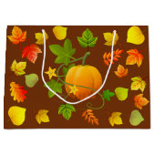 Erntedank Pumpkin & Autumn Leaves on Brown Große Geschenktüte (Vorderseite)