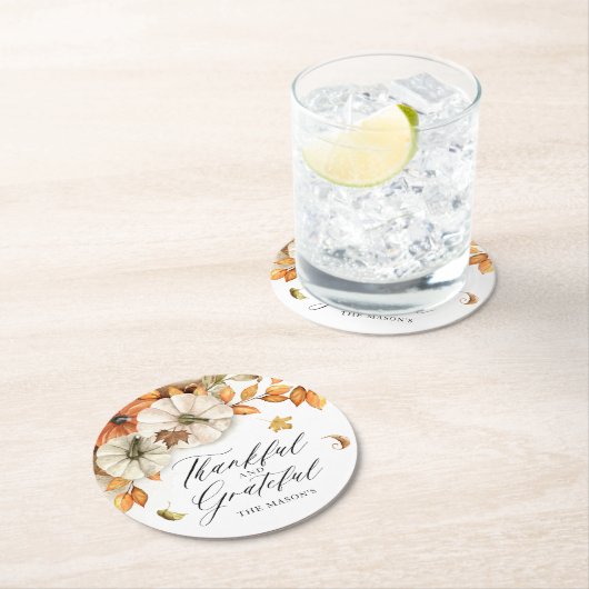 Erntedank Pumpkin und Blätter Runder Pappuntersetzer (Vor Ort)