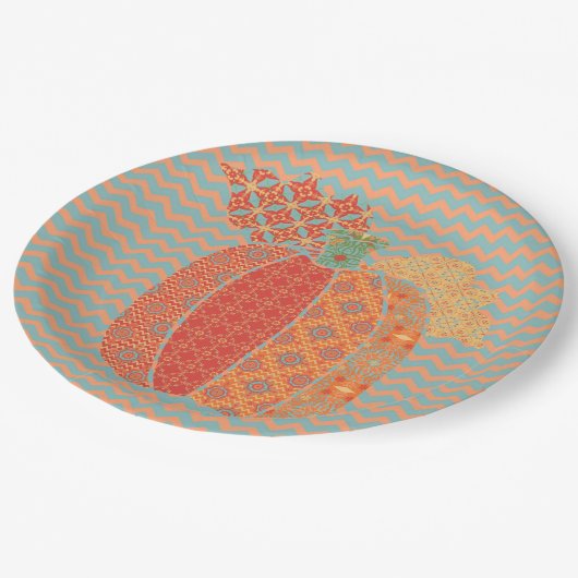 Erntedank Pumpkin und Chevrons, Paper Tellers 9" Pappteller (Schrägansicht)