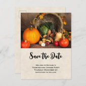 Erntedank Table Bountiful Harvest Save the Date Einladungspostkarte (Vorne/Hinten)