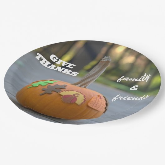 Erntedank Turkey Dankeschön Pumpkin Pappteller (Schrägansicht)