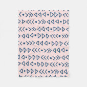 Erröten rosa Marine-Blau-Dreieck-Pfeil-Muster Fleecedecke (Vorderseite)