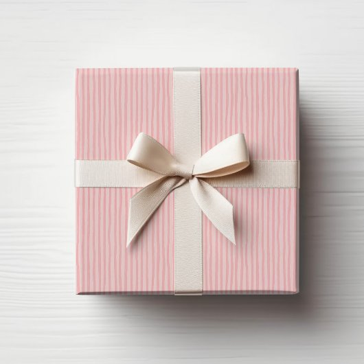 Errötend gestreiftes minimalistisches Geschenkpapi Geschenkpapier