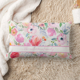 Errötende rosa Floralien Boho Familienname Schrift Lendenkissen