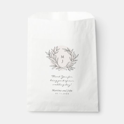 Errötender Rustikaler Monogramm-Kranz Hochzeitsges Geschenktütchen (Vorderseite)