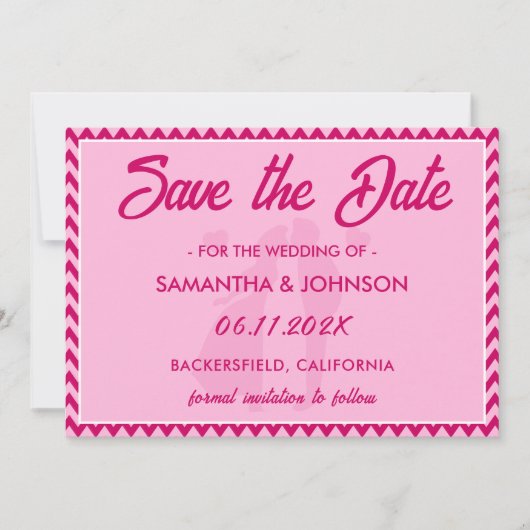 Errötendes Rosa Chevronstreifen QR-Code Save The Date (Vorderseite)