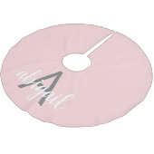 Errötendes Rosa Modernes Monogramm Polyester Weihnachtsbaumdecke (Schrägansicht)