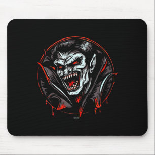 Erschrockenener Vampir zeigt scharfe Zähne bereit Mousepad