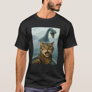 Erschrockenes Selfie-Katze, gejagt von Nessie Loch T-Shirt