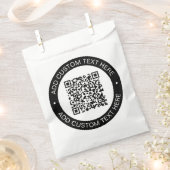 Ersetzen durch Ihren eigenen hochgeladenen QR-Code Geschenktütchen (Ausgeschnitten)
