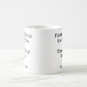 Erst Kaffee, dann spiele ich Darts lustig Kaffeetasse (Mittel)