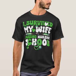 Erstaunlich, dass ich meine Ehefrau überlebte, ind T-Shirt