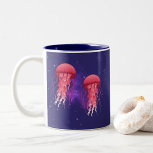 Erstaunliche Quallen im Weltraum Zweifarbige Tasse