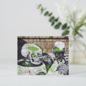 Erstaunlicher Schädel und Schimpanse Graffiti Postkarte (Stehend Vorderseite)