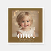 Erste Bithday Foto Akryllische Zeichen in Braun Serviette (Vorderseite)