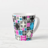 Erste Dinge Erste Teepause! Funny Magenta & Blue Milchtasse (Rechte Ecke)