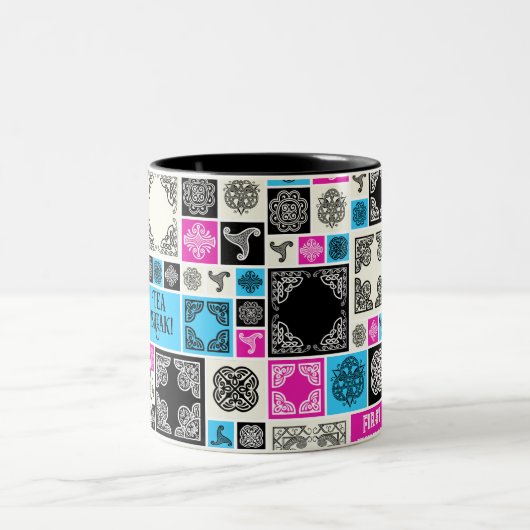 Erste Dinge Erste Teepause! Funny Magenta & Blue Zweifarbige Tasse (Mittel)