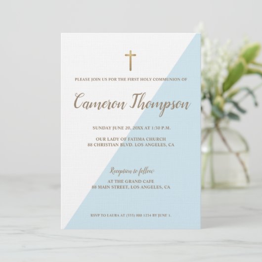 Erste heilige Kommunion Modernes Blaues Weiß Gold Einladung (Stehend Vorderseite)