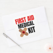 Erste Hilfe und Soforthilfe Quadratischer Aufkleber (Umschlag)