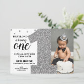 Erste Imitate Geburtstag Silberner Glitzer Einladu Einladung (Stehend Vorderseite)