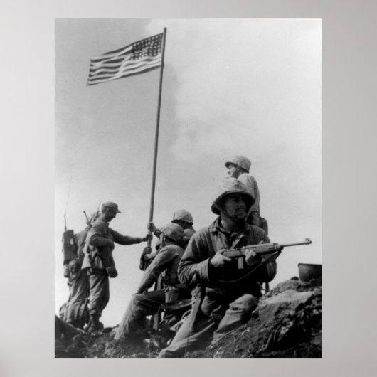 Erste Iwo Jima Flag Raising am 23. Februar 1945 Poster (Vorne)
