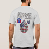 Erste Klasse für Sergeant Im Flugzeug 82. T-Shirt (Rückseite)