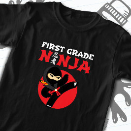 Erste Klasse Ninja Kick ersten Tag zurück zur Schu T-Shirt