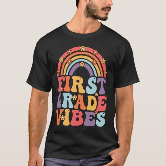 Erste Klasse Vibes Boho Regenbogen zurück zur Schu T-Shirt (Vorderseite)
