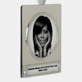 ERSTE LADY MICHELLE OBAMA-Zierkunst Banner-Ornament Silber (Rechts)