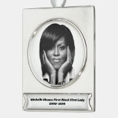 ERSTE LADY MICHELLE OBAMA-Zierkunst Banner-Ornament Silber (Links)