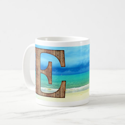 Erste Monogram Holzbuchstabe E Beach Ocean Szene Kaffeetasse (Vorderseite Links)