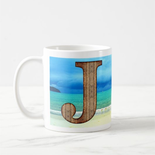 Erste Monogram Holzbuchstabe J Beach Ocean Scene Kaffeetasse (Links)