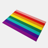 Erste Rainbow-Pride-Flagge Fußmatte (Schrägansicht)