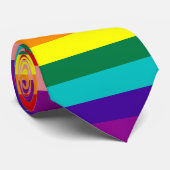 Erste Rainbow-Pride-Flagge Krawatte (Gerollt)