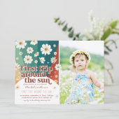 Erste Reise um die Sonne | Retro Daisy Rainbow Einladung (Stehend Vorderseite)