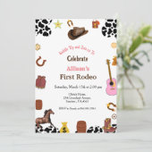 Erste Rodeo Cowgirl Geburtstagsparty Einladung (Stehend Vorderseite)