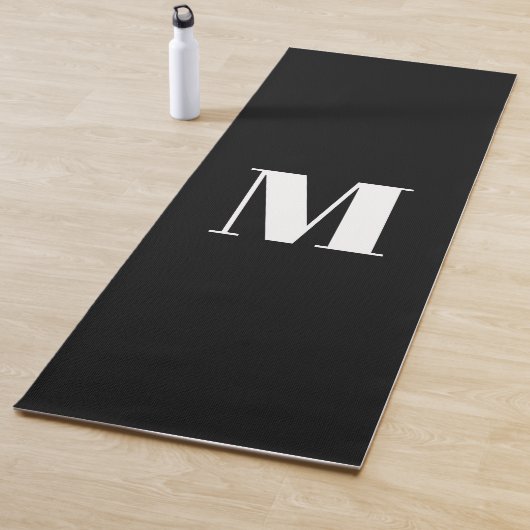 Erste Schwarz-weiße Anpassung von Monogramm Yogamatte (Beispiel)