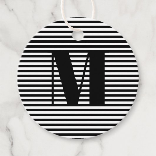 Erste Schwarz-weiße Streifen in Monogramm anpassen Geschenkanhänger (Vorderseite)