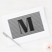 Erste Schwarz-weiße Streifen in Monogramm anpassen Rechteckiger Aufkleber (Umschlag)